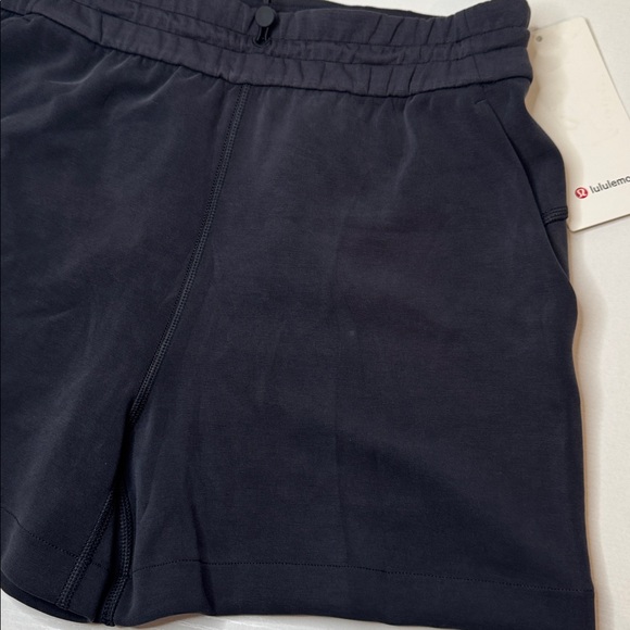 NWT Lululemon Softstreme High-Rise Short 4" - Black - Picture 6 of 13